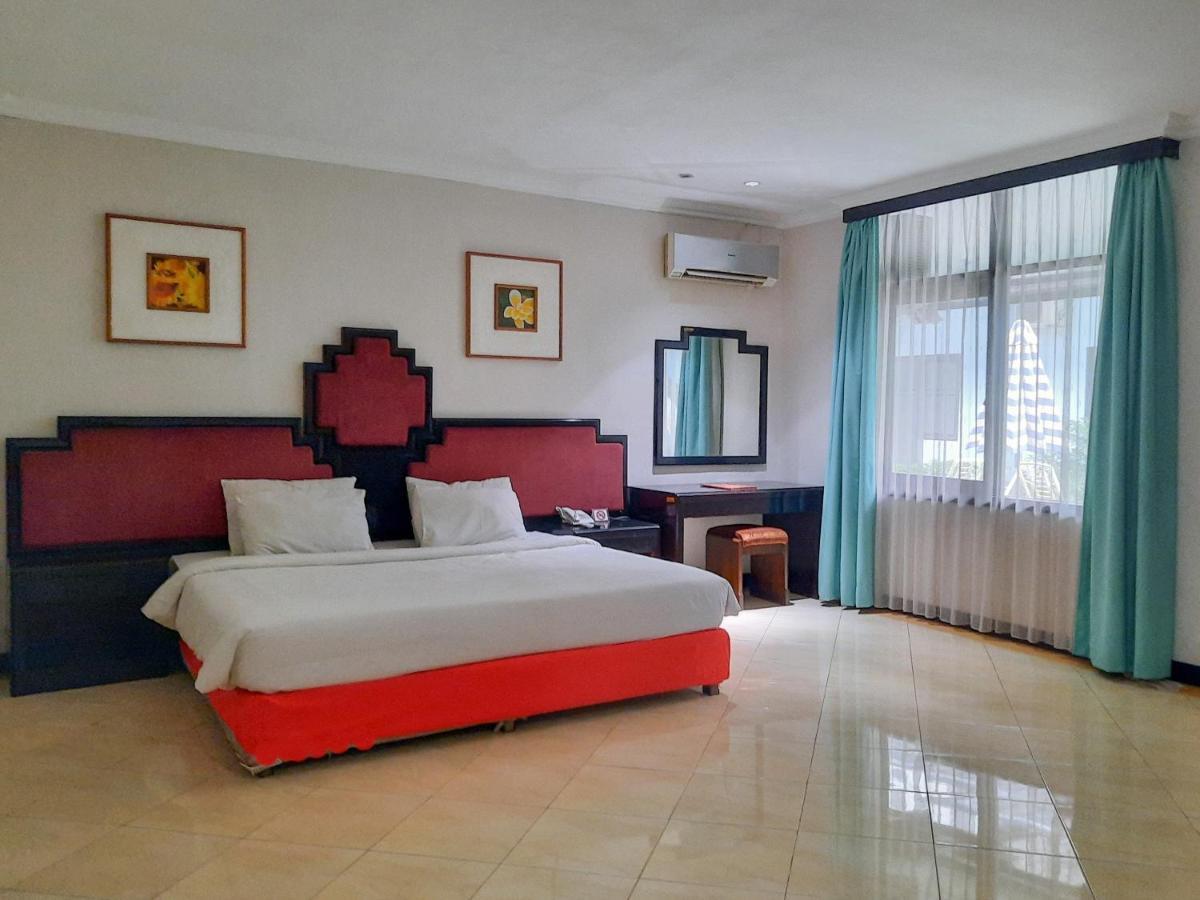Hotel Sofia Juanda Surabaya Сидоарджо Экстерьер фото