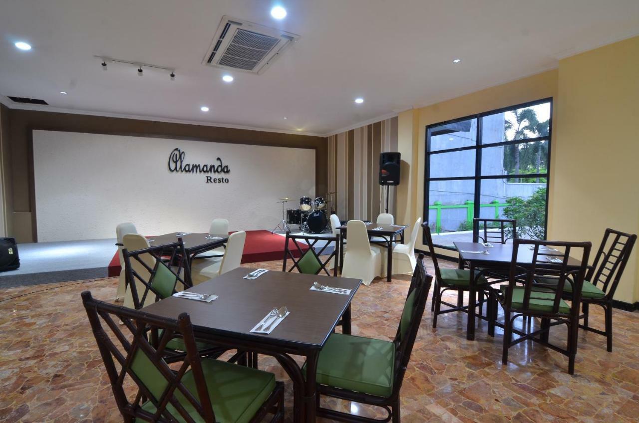 Hotel Sofia Juanda Surabaya Сидоарджо Экстерьер фото
