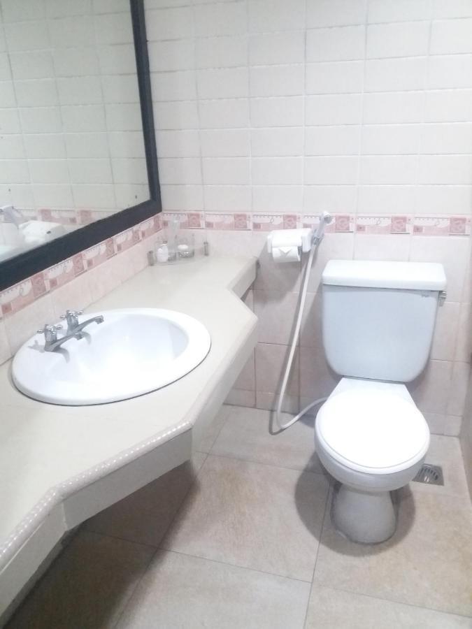 Hotel Sofia Juanda Surabaya Сидоарджо Экстерьер фото