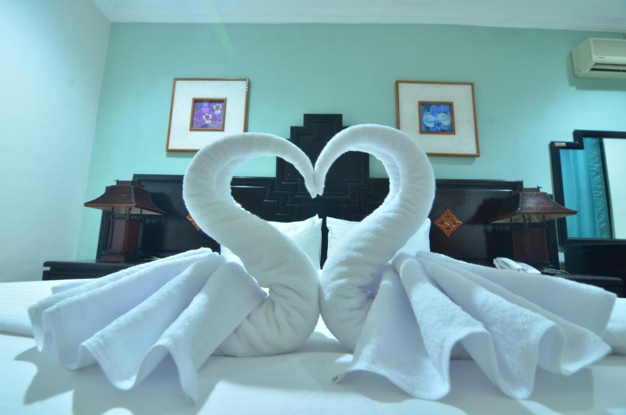 Hotel Sofia Juanda Surabaya Сидоарджо Экстерьер фото