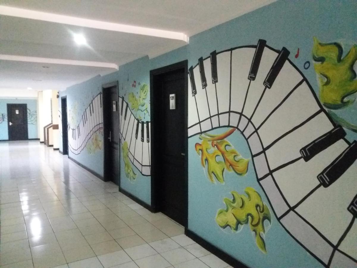 Hotel Sofia Juanda Surabaya Сидоарджо Экстерьер фото